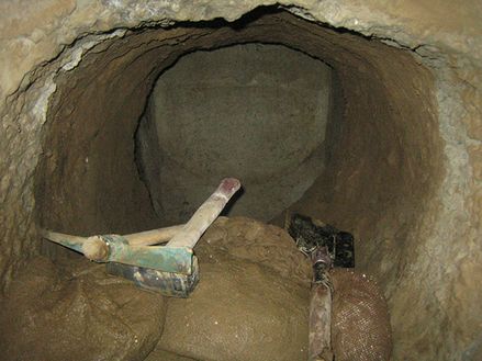 Sans arme, ni haine, ni violence - Décor 7 - Gilles Graziano Chef Décorateur