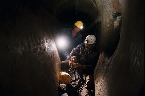 Sans arme, ni haine, ni violence - Décor 8 - Gilles Graziano Chef Décorateur